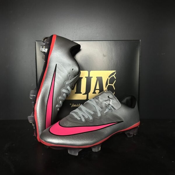 NIKE Mercurial Vapor 10 Cleated Shoes