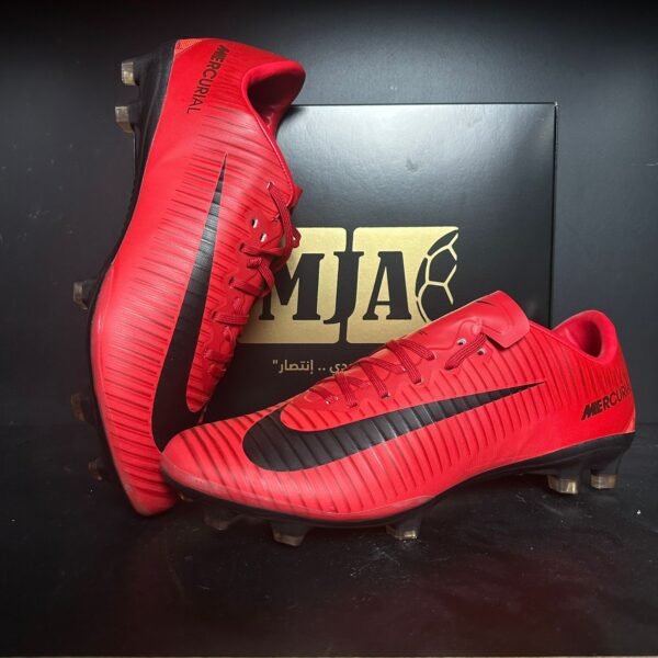 Nike Mercurial Vapor XI Cleats